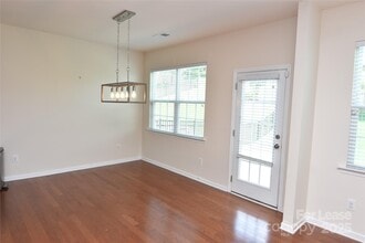 1121 Blackwaterside Dr in Fort Mill, SC - Foto de edificio - Building Photo