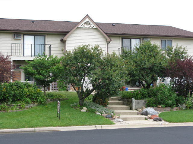 5586 Guilford Rd, Unit apartment 2 in Fitchburg, WI - Building Photo