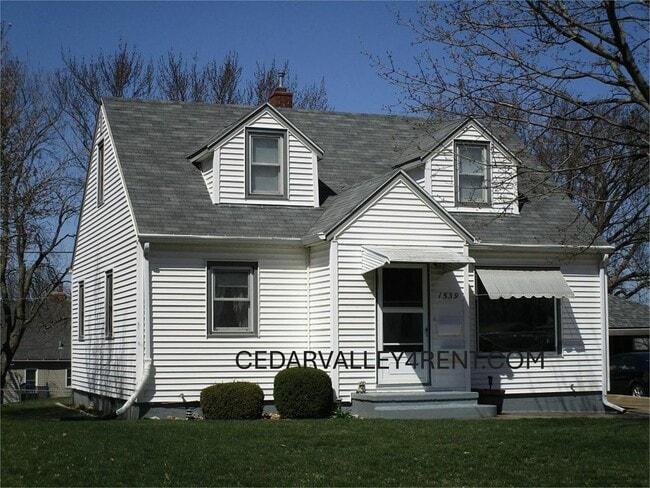 property at 1539 Byron Ave