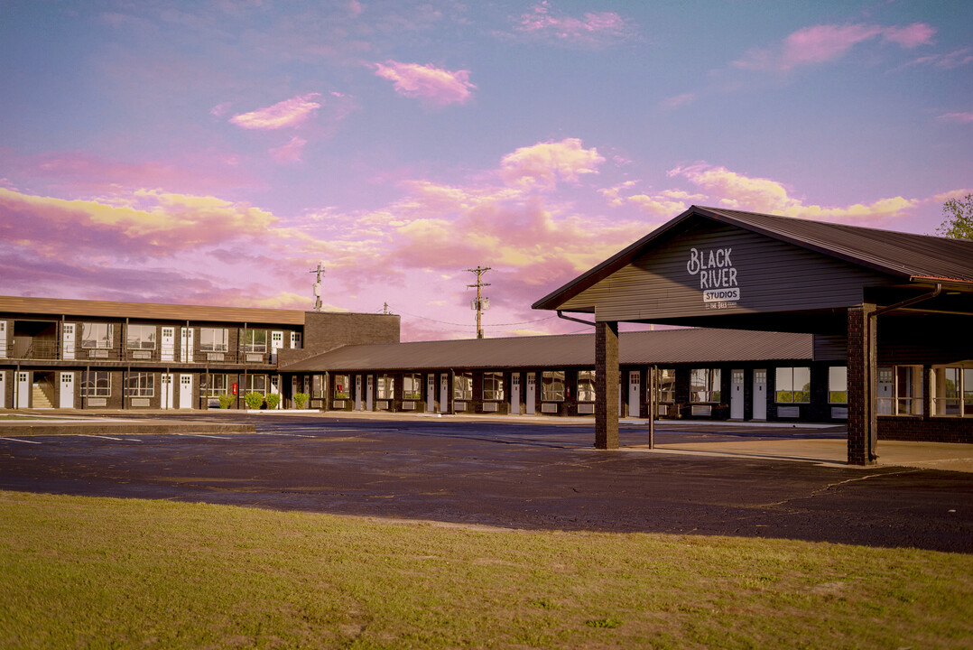 Black River Studios in Pocahontas, AR - Foto de edificio