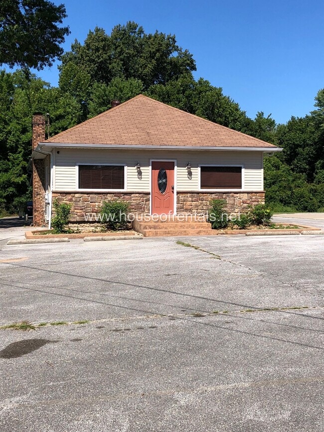 property at 809 S Division St