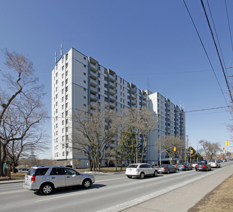 Kennedy Towers in Toronto, ON - Building Photo