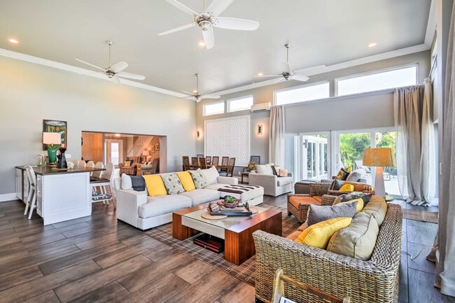 2122 W Vina Del Mar Blvd in St Pete Beach, FL - Building Photo - Building Photo