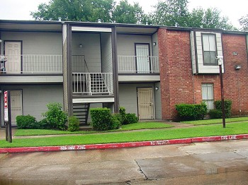 Timberwoods Condominiums in Houston, TX - Foto de edificio - Building Photo