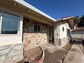 11322 Franklin Blvd in Elk Grove, CA - Building Photo - Building Photo