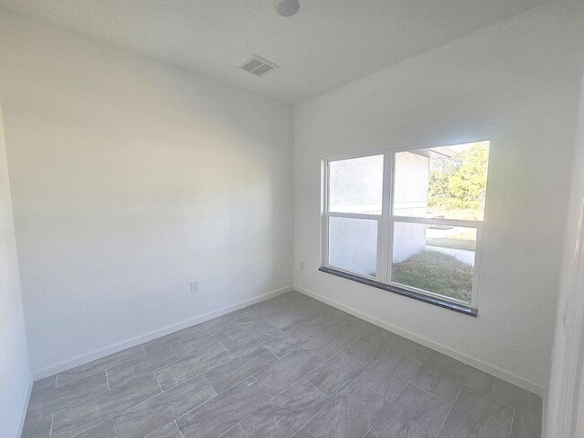 442 Genoa Ave S in Lehigh Acres, FL - Building Photo - Building Photo