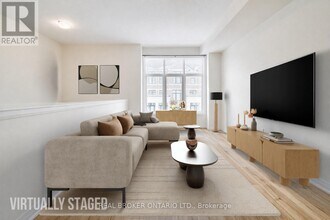 16 Tay Ln in Richmond Hill, ON - Building Photo - Building Photo