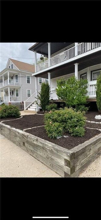 57 Park Ave in Cranston, RI - Foto de edificio