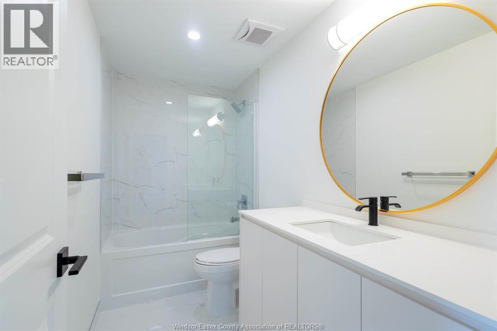 3370 Stella Crescent in Windsor, ON - Building Photo