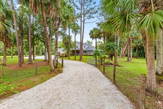 12151 Old Indiantown Rd in Jupiter, FL - Building Photo - Building Photo