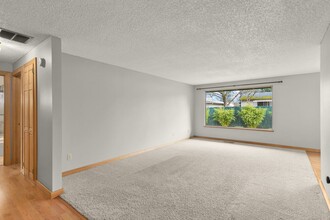 630 Hartke Loop in Oregon City, OR - Building Photo - Building Photo