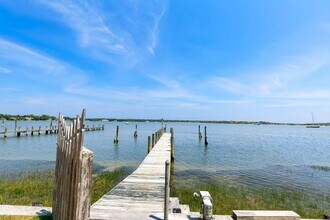 37 E Brander Pkwy in Shelter Island, NY - Building Photo - Building Photo