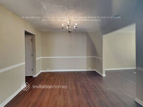 215 Marriott Dr in College Park, GA - Foto de edificio - Building Photo