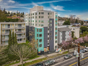 Bode Luna Park in Seattle, WA - Foto de edificio - Building Photo