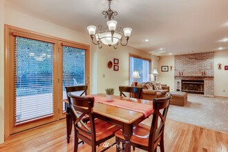 11810 SE 200th St in Kent, WA - Building Photo - Building Photo