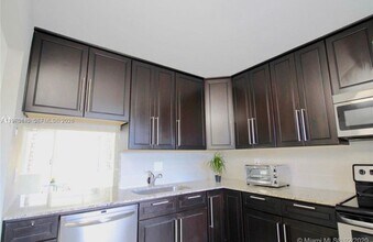 2200 NE 33rd Ave in Fort Lauderdale, FL - Building Photo - Building Photo