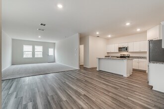 14722 Maple Ter in San Antonio, TX - Building Photo - Building Photo
