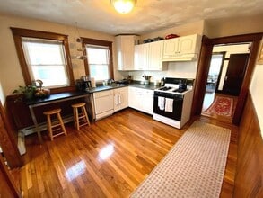 204 Cedar St in Somerville, MA - Building Photo - Building Photo