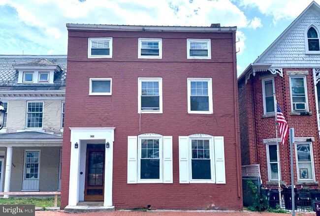 property at 302 Decatur St