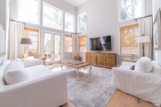 7373 Elegans Pl in Carlsbad, CA - Building Photo - Building Photo