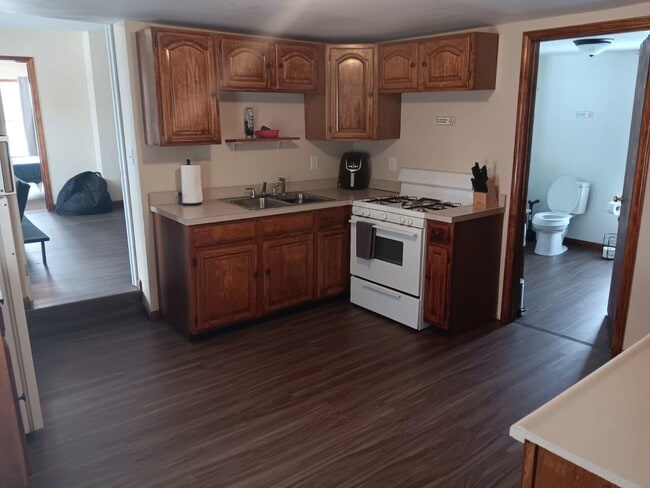 700 W Dominick St, Unit Apt 3 in Rome, NY - Building Photo - Building Photo