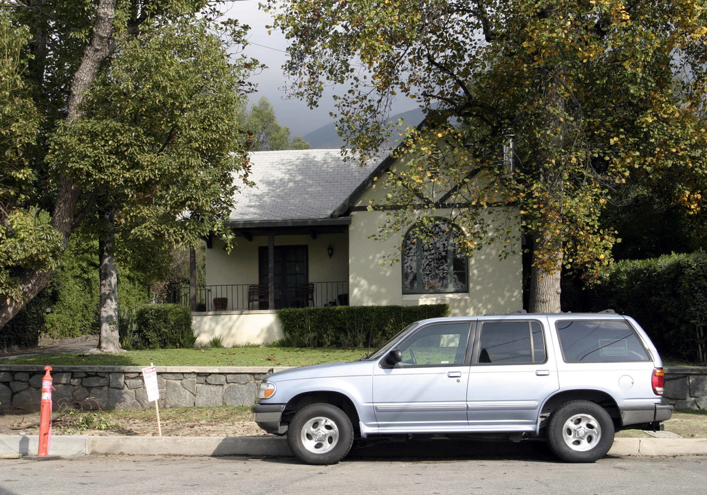 149 W Montecito Ave in Sierra Madre, CA - Building Photo