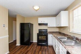 3205 Winchelsea Dr in Charlotte, NC - Foto de edificio - Building Photo