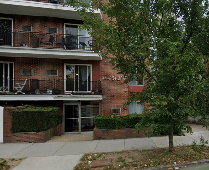 38 Babcock St, Unit 3 in Brookline, MA - Building Photo