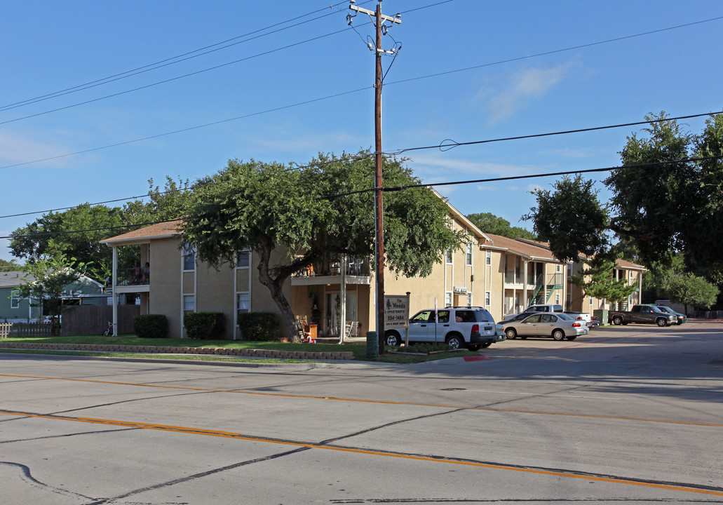 Woods in Irving, TX - Building Photo