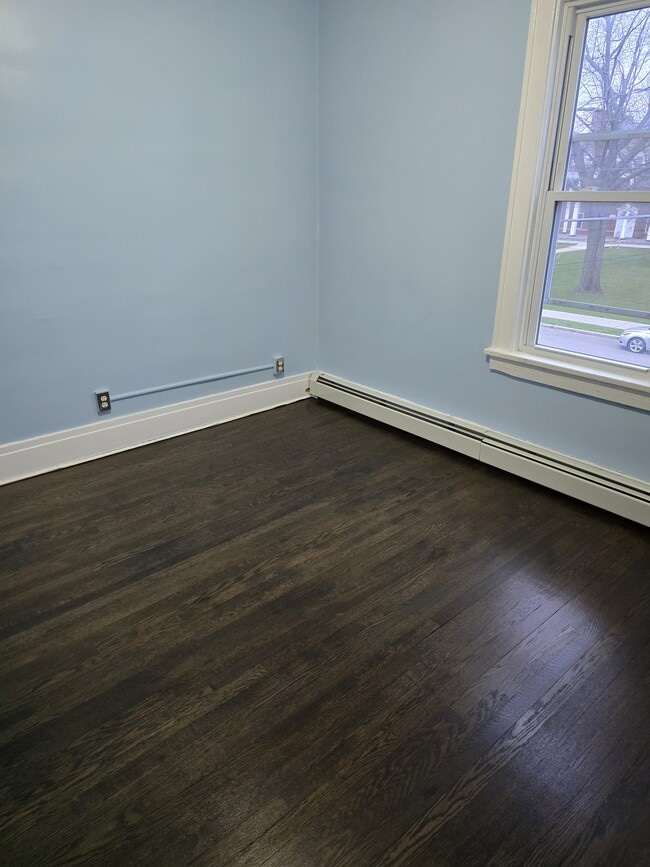 212 Ontario St, Unit 2nd Floor in Albany, NY - Foto de edificio - Building Photo
