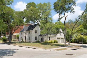 610 Rathervue Pl in Austin, TX - Building Photo - Building Photo