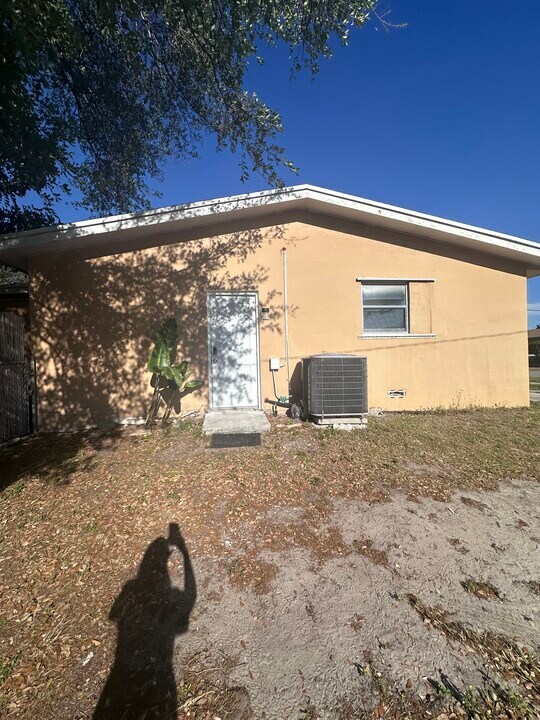 1111 NE 204th Ter, Unit #0 in Miami, FL - Building Photo