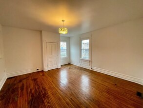 301 E Carson St, Unit #1 in Pittsburgh, PA - Building Photo - Building Photo
