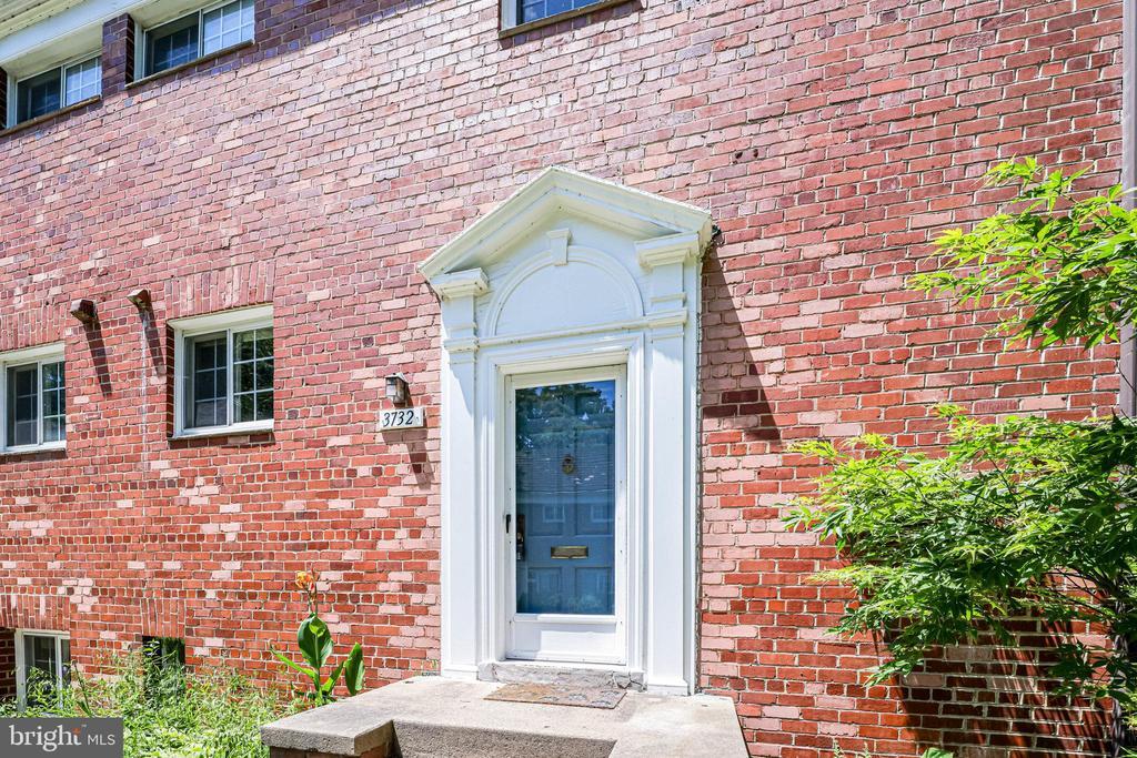 3732 Holmes Ln-Unit -511-37 in Alexandria, VA - Building Photo