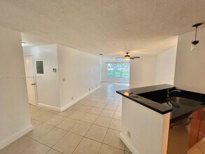 3410 Pinewalk Dr N in Margate, FL - Building Photo - Building Photo