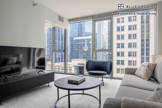 210 N Wells St in Chicago, IL - Building Photo - Building Photo