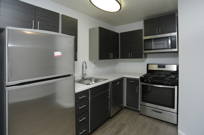 Goldstone Place Apartments
