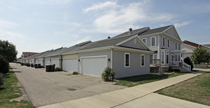 Oakview Garden Apartments in Sun Prairie, WI - Building Photo - Building Photo