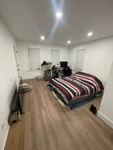 13 Division St W in Greenwich, CT - Foto de edificio - Building Photo