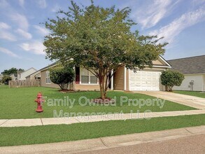 261 Emerald Isle Dr in Moncks Corner, SC - Building Photo - Building Photo