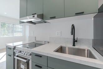 Hollywood Biltmore in Hollywood, CA - Building Photo - Building Photo