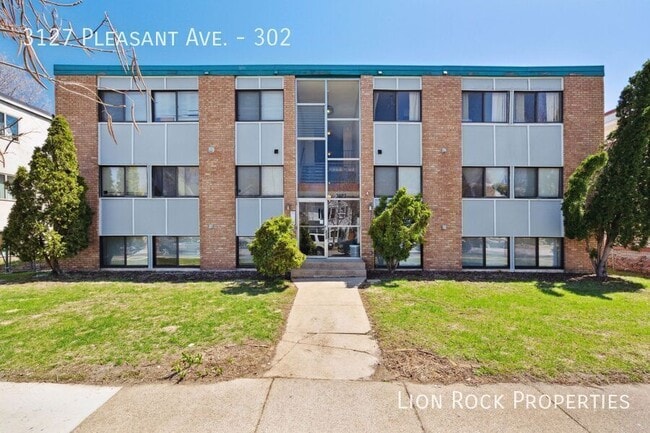 3127 Pleasant Ave in Minneapolis, MN - Building Photo - Building Photo