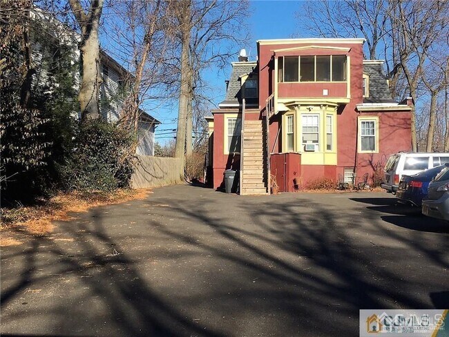 207 Woodbridge Ave, Unit A in Metuchen, NJ - Building Photo - Building Photo