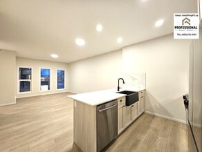 238 Orchards Blvd SW in Edmonton, AB - Building Photo - Building Photo