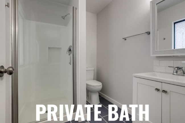 13489 W Auburn Ave in Lakewood, CO - Foto de edificio - Building Photo