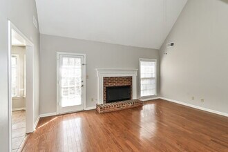 328 Summerfield Ln in Cordova, TN - Building Photo - Building Photo