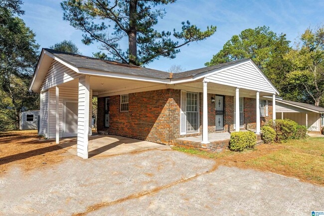 2842 Brooklane Dr in Hueytown, AL - Building Photo - Building Photo