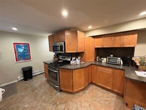 191 Atlantic Pl in Hauppauge, NY - Foto de edificio - Building Photo