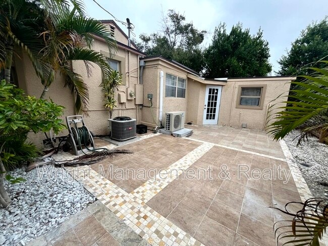 1215 N Garden Ave in Clearwater, FL - Building Photo - Building Photo