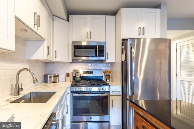 property at 1827 Benning Rd NE
